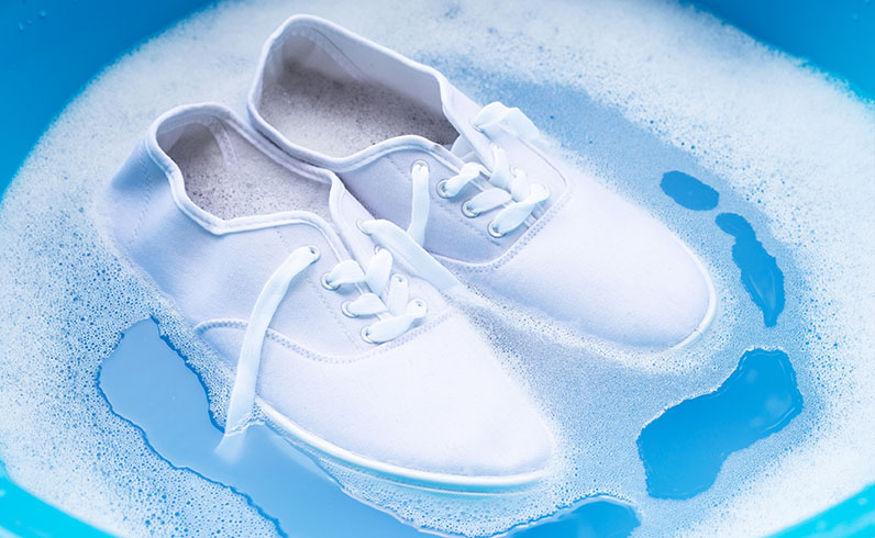 شستشوی کفش سفید پارچه‌ای | اکتیو کلینرز
