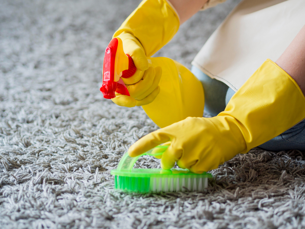 محلول تمیزکننده لکه فرش | اکتیو کلینرز