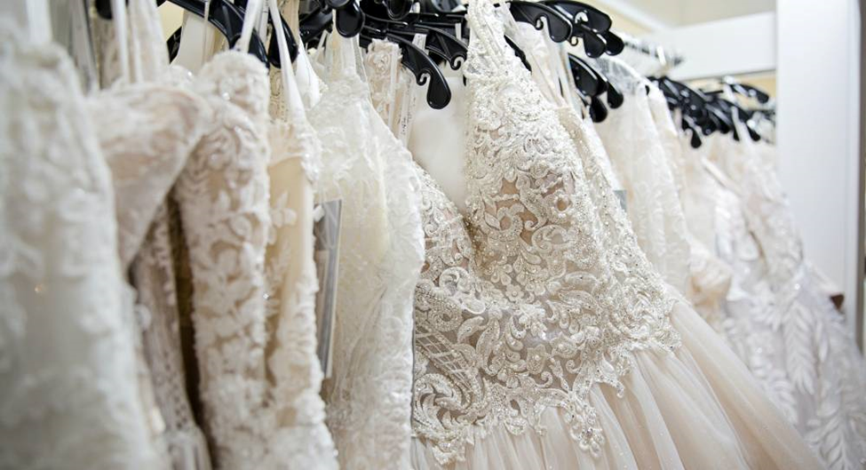 شستشوی لباس عروس | اکتیو کلینرز
