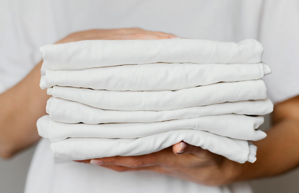نکاتی درباره مراقبت از لباس‌های سفید | اکتیو کلینرز