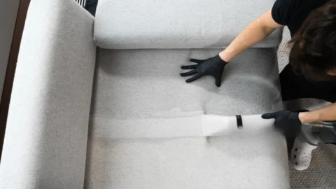 بهترین مواد برای شستشوی مبل در خانه