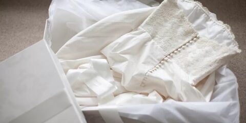 نحوه شستشو و خشکشویی لباس عروس | خشکشویی آنلاین اکتیو کلینرز