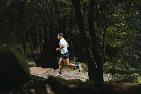 از بین بردن بوی عرق لباس ورزشی