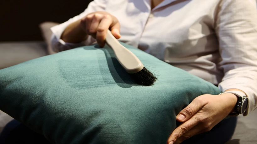 تمیز کردن مبل مخمل در خانه + نکات تکمیلی