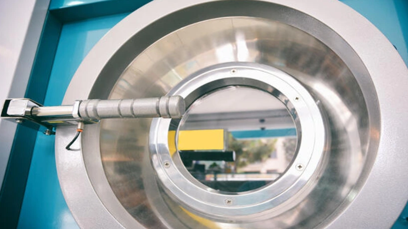 اهمیت شستشوی لباس های چرم در خشکشویی