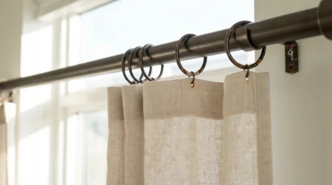 از بین بردن لکه زنگ زدگی روی پرده