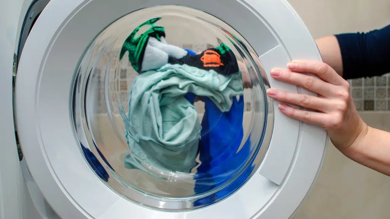 اشتباهاتی که در شستشوی لباس‌های ورزشی رایج است